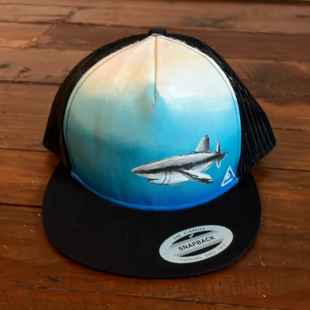 The Classics Yupoong 47%Cotton 25% Polyester 28%Nylon Made in Vietnam SnapBack